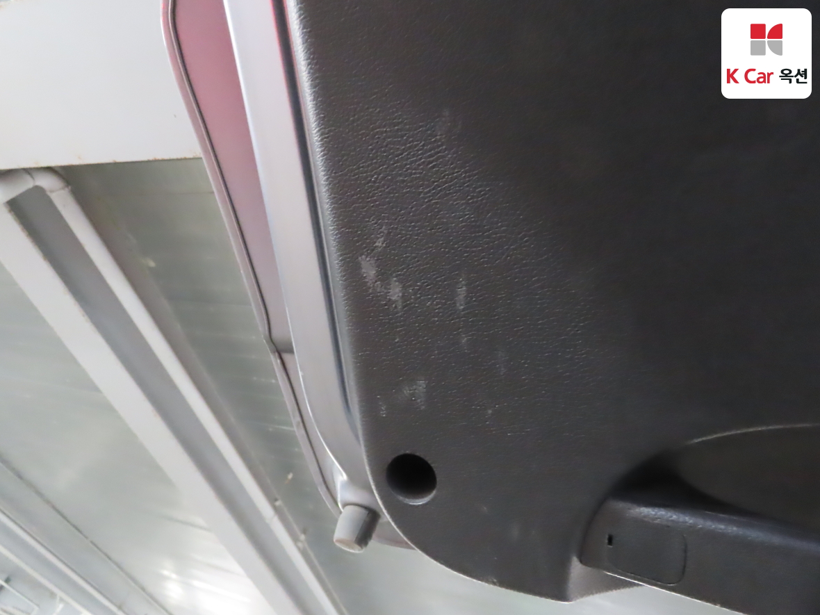 KG Mobility Korando C 2011 - Image 31