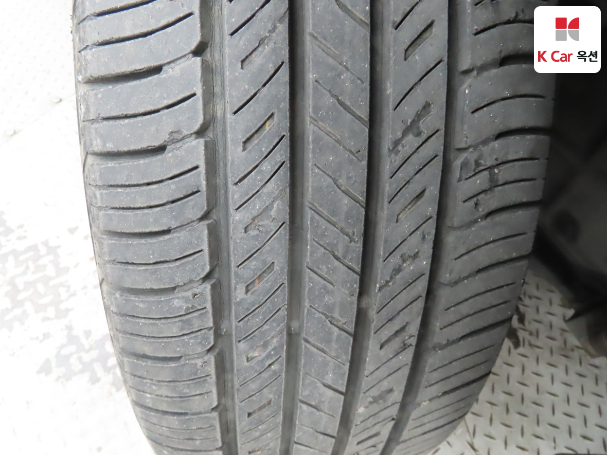 KG Mobility Korando C 2011 - Image 37