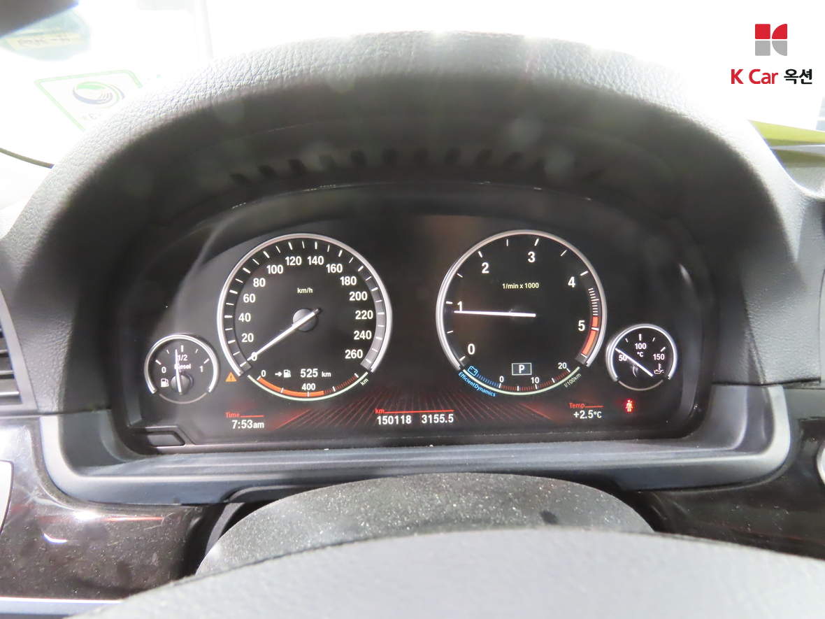 BMW 5 Series 2011 - Image 5