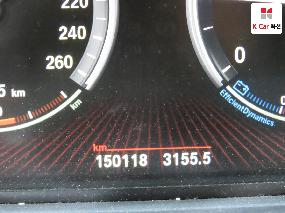 BMW 5 Series 2011 - Image 4