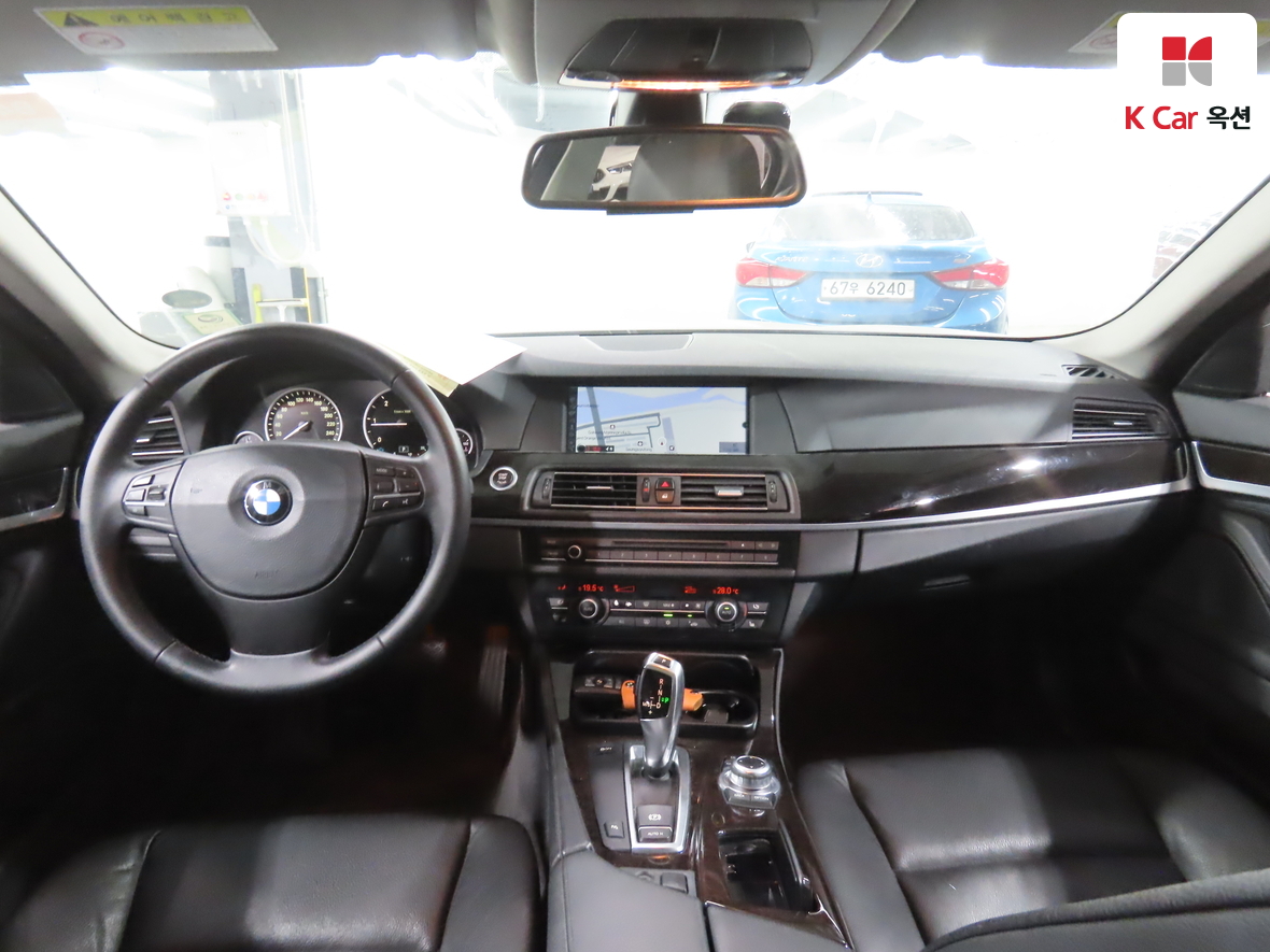 BMW 5 Series 2011 - Image 3