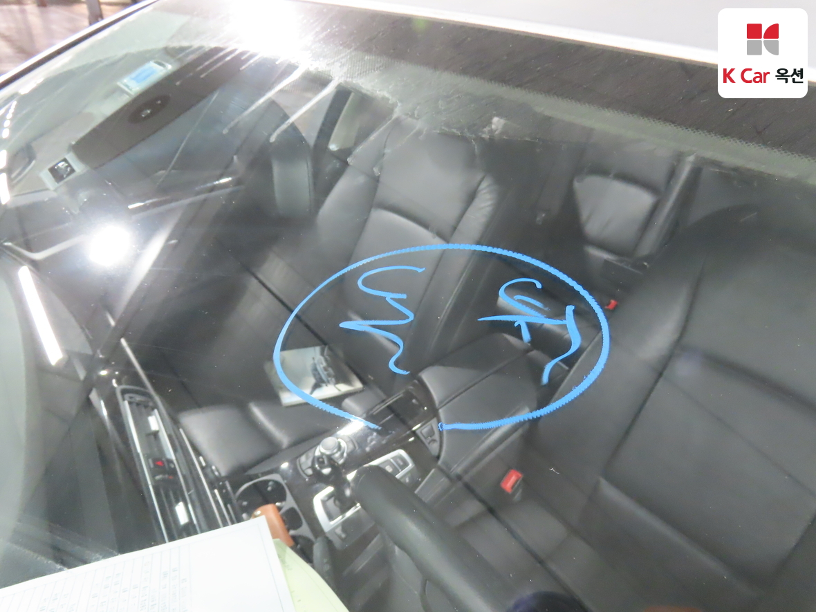 BMW 5 Series 2011 - Image 35