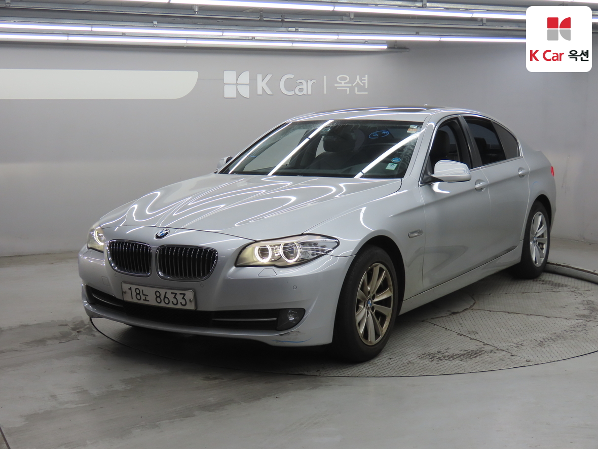 BMW 5 Series 2011 - Image 1
