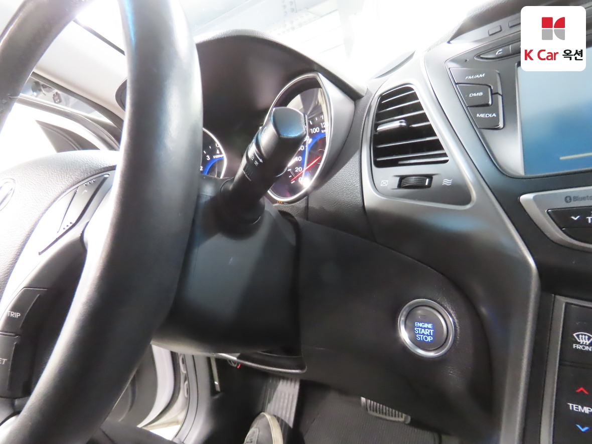 Hyundai Elantra 2016 - Image 11