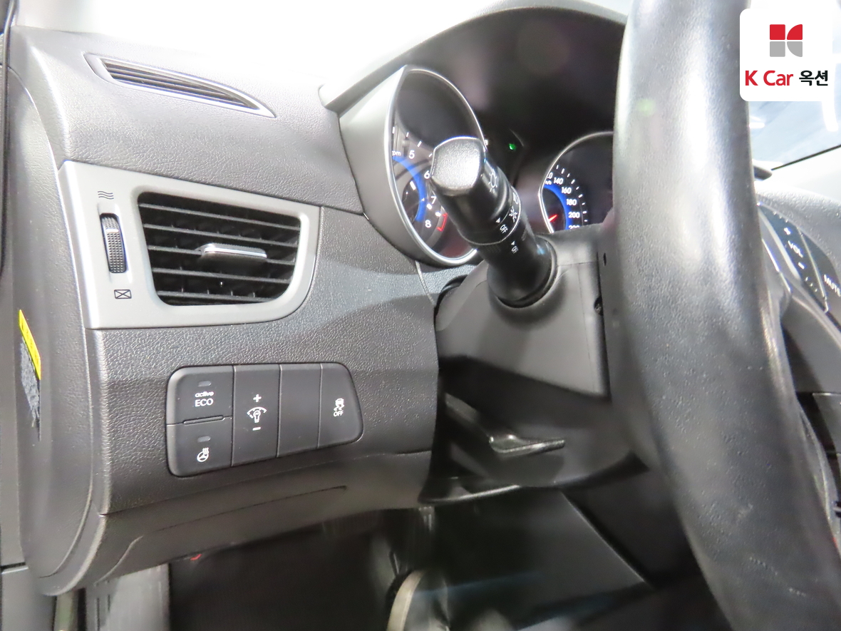 Hyundai Elantra 2016 - Image 9