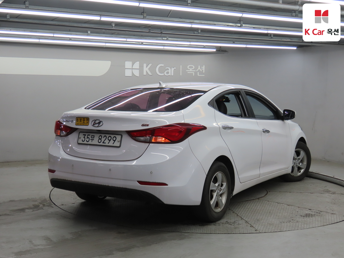 Hyundai Elantra 2016 - Image 2