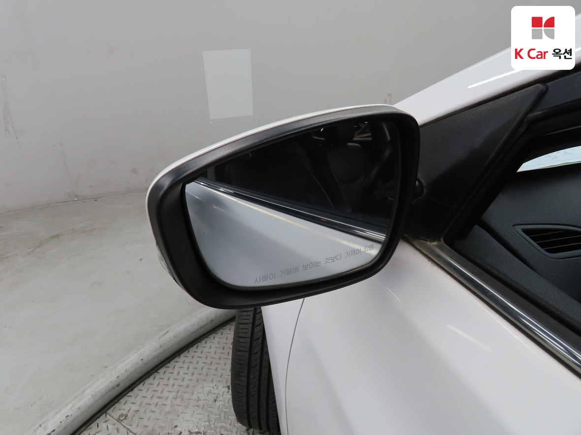 Hyundai Elantra 2016 - Image 21