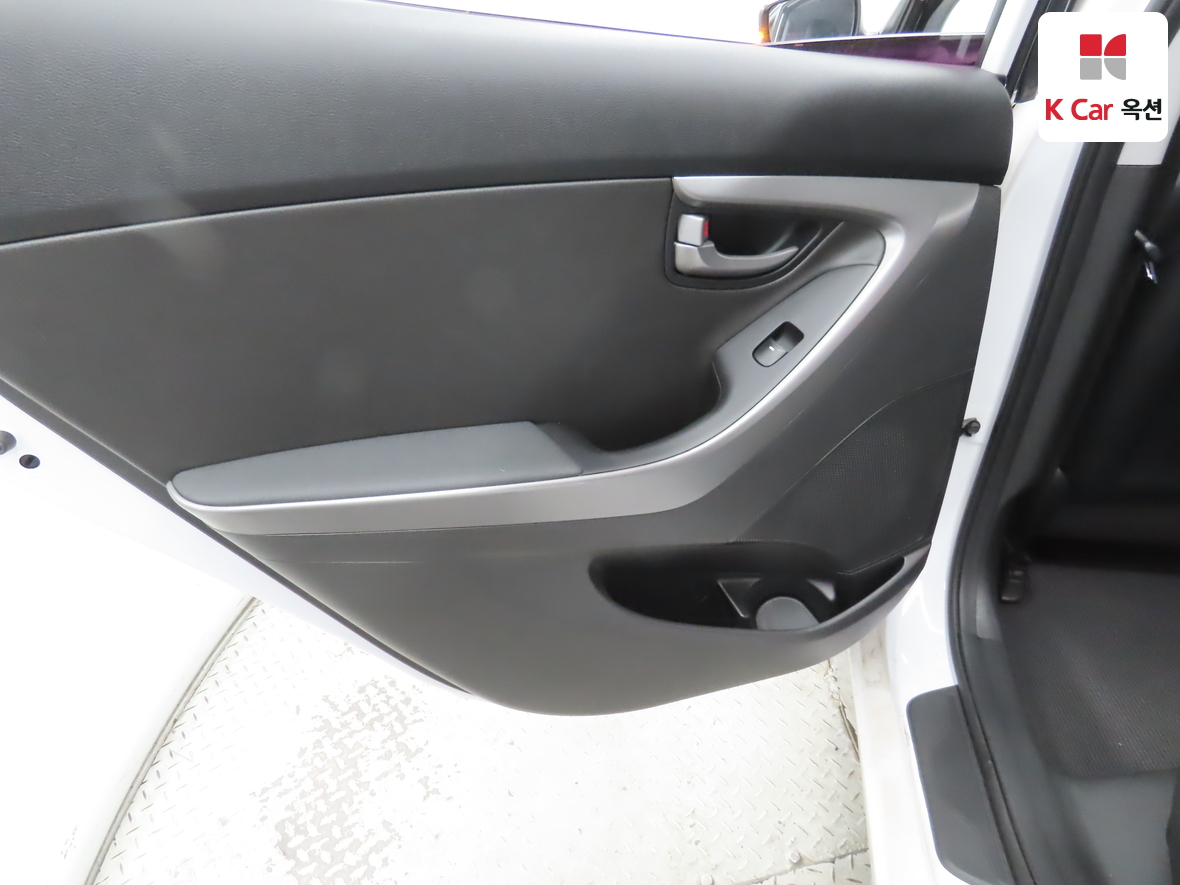 Hyundai Elantra 2016 - Image 22