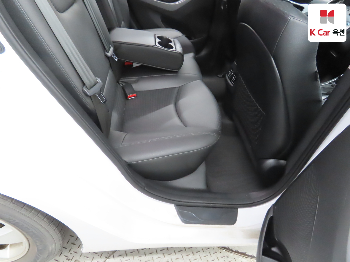 Hyundai Elantra 2016 - Image 27