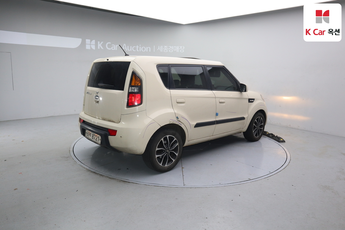 Kia Soul 2010 - Image 2