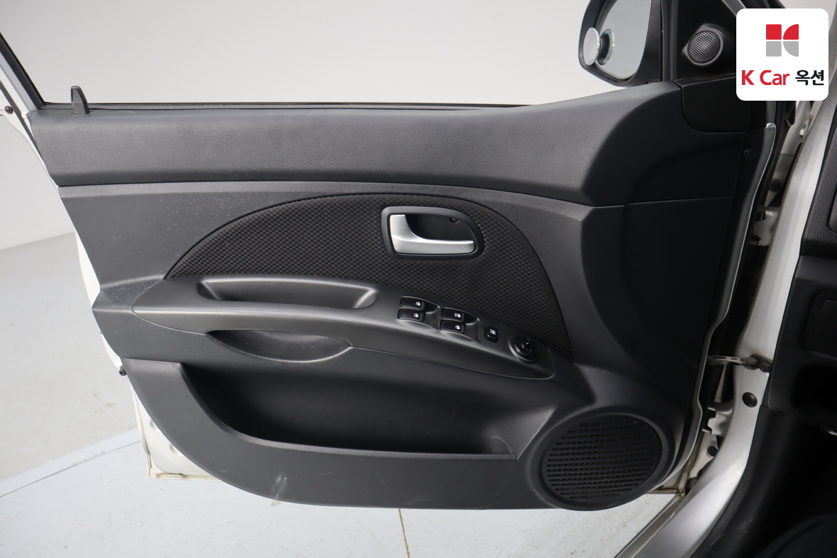 Kia Morning 2011 - Image 8