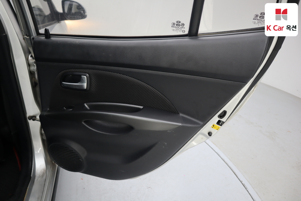 Kia Morning 2011 - Image 25