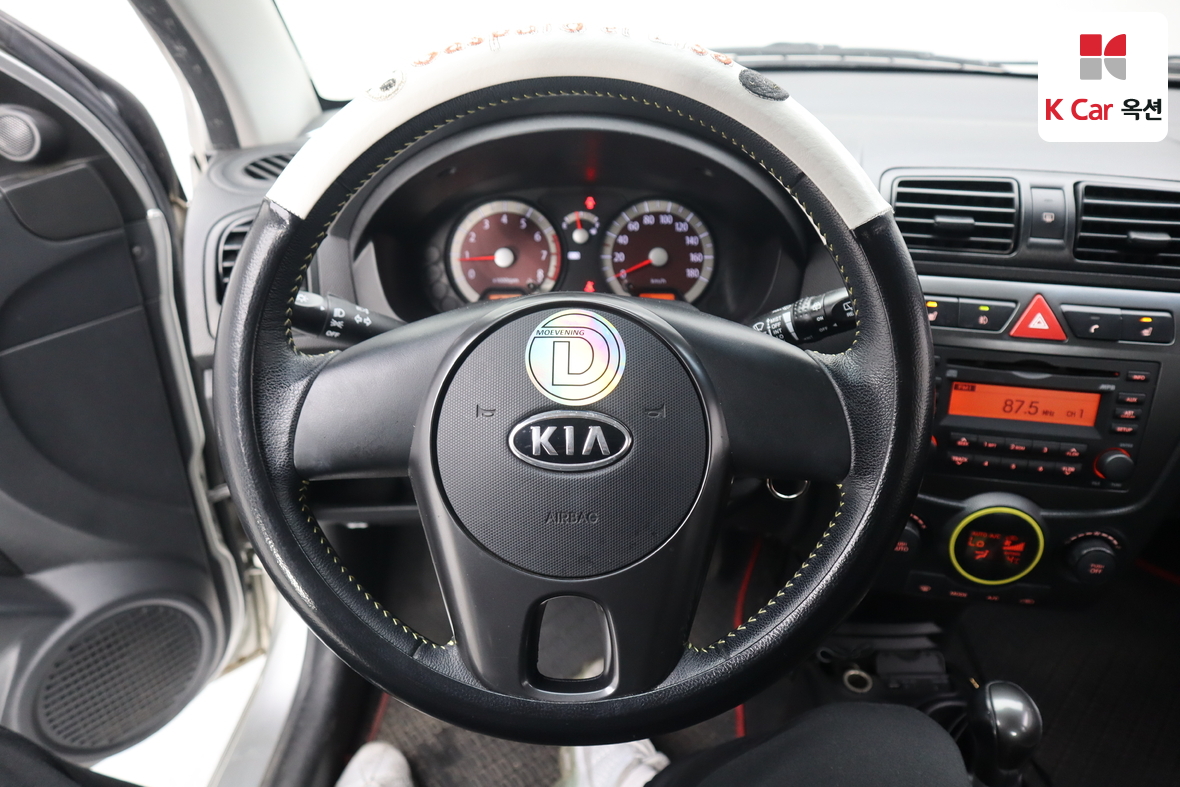 Kia Morning 2011 - Image 10