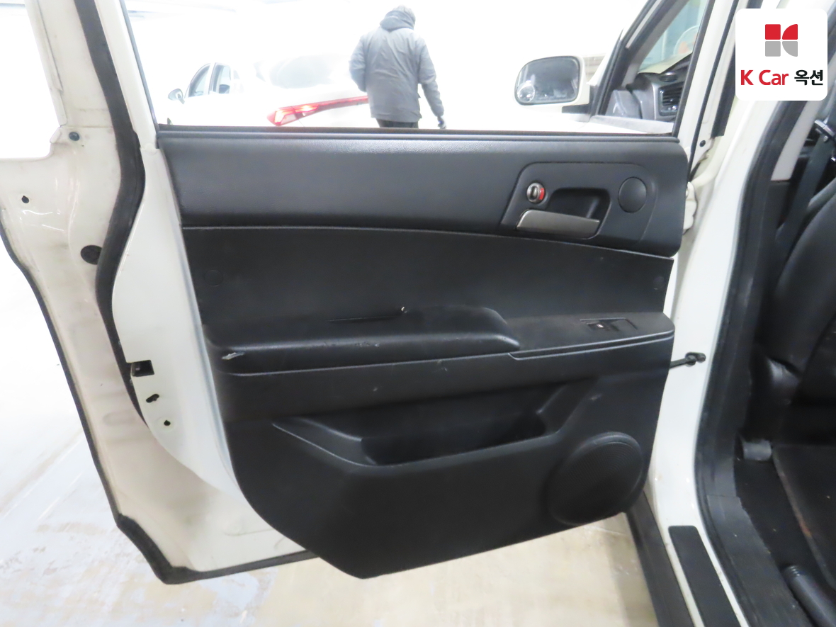 KG Mobility Korando Sports 2017 - Image 25