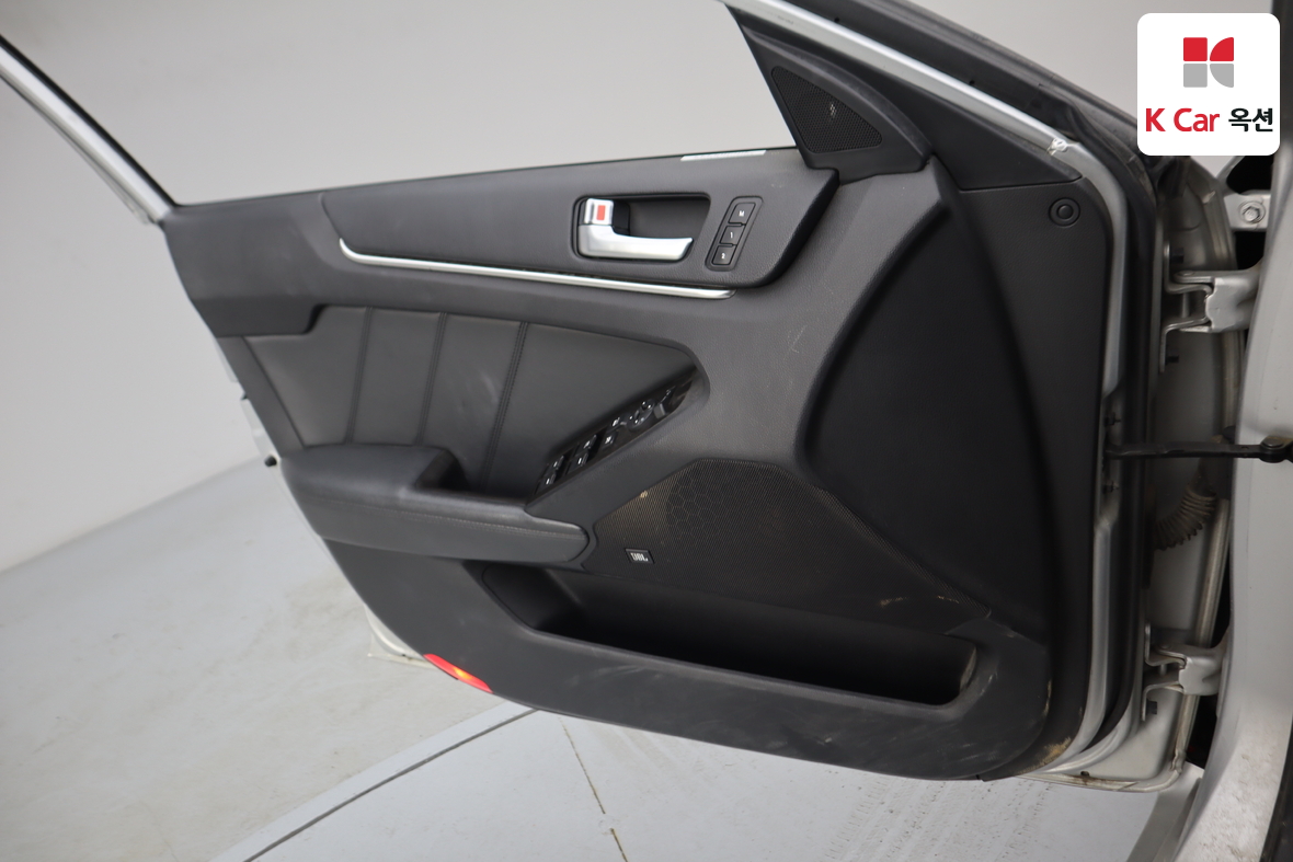 Kia K7 2012 - Image 8