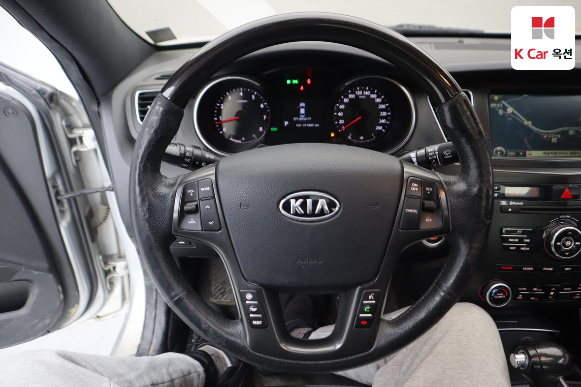 Kia K7 2012 - Image 10