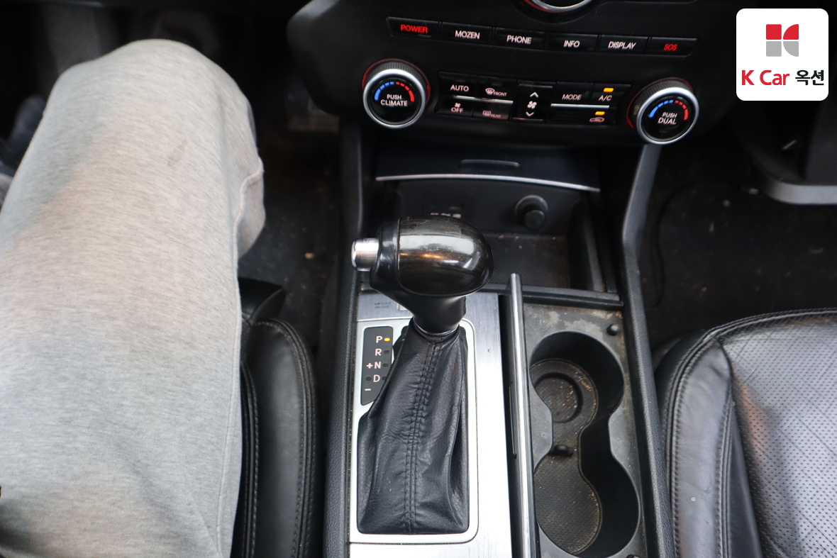 Kia K7 2012 - Image 17