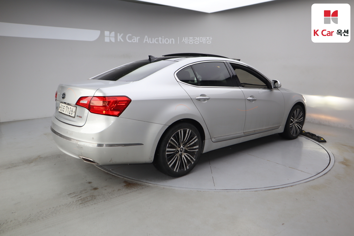 Kia K7 2012 - Image 2