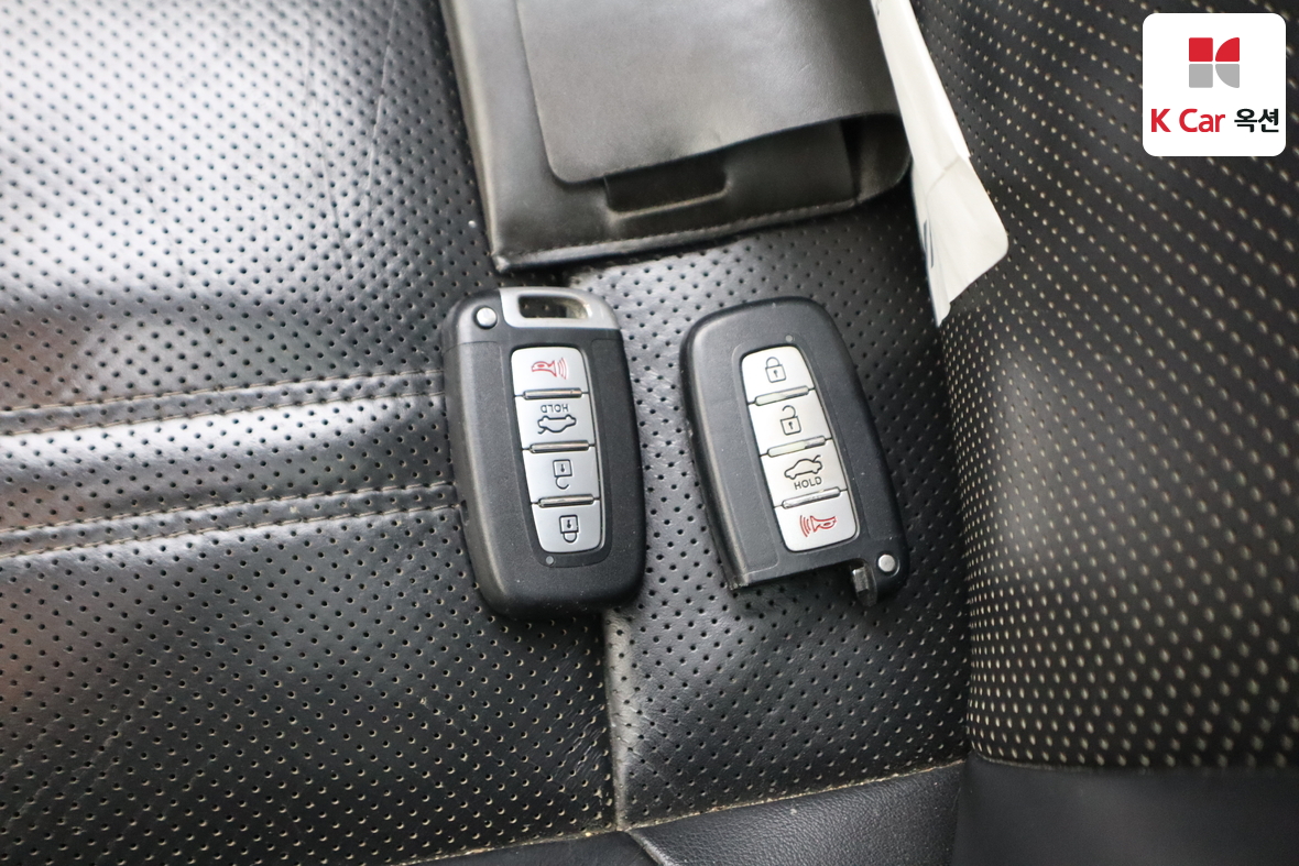 Kia K7 2012 - Image 19