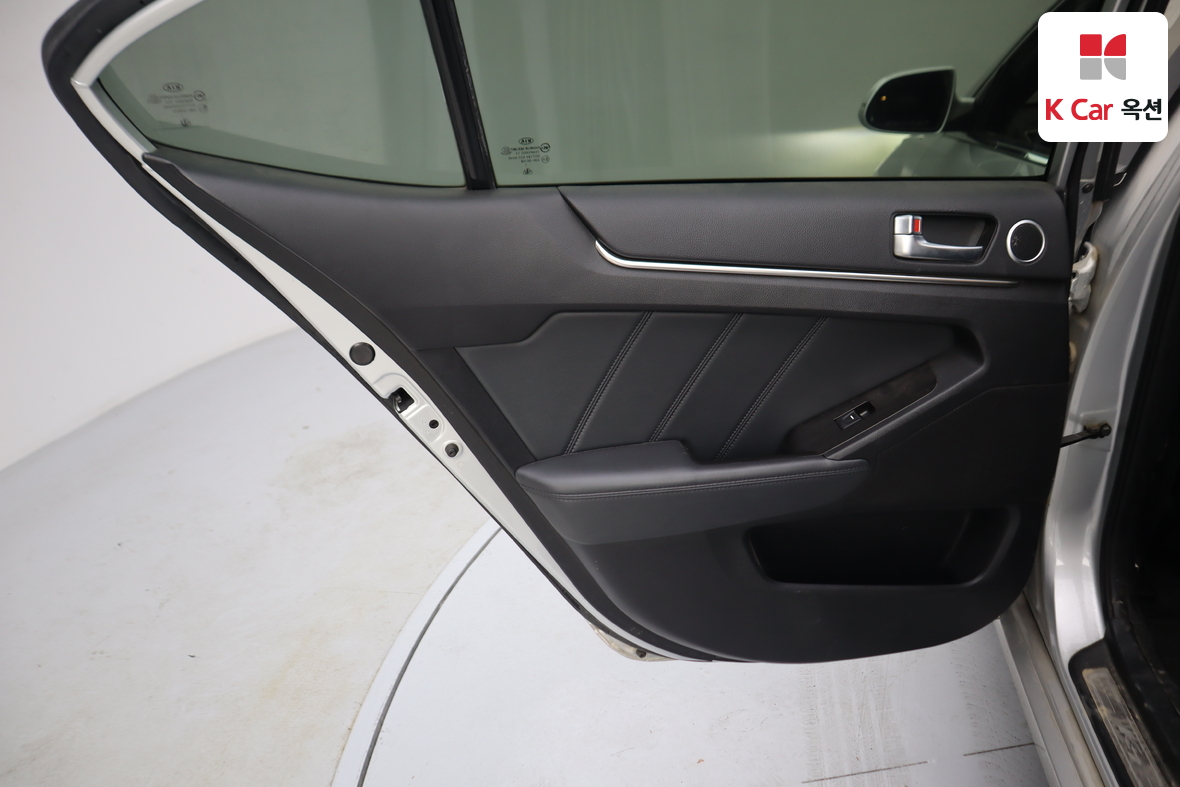 Kia K7 2012 - Image 25