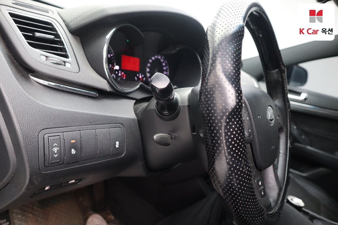 Kia K7 2010 - Image 9