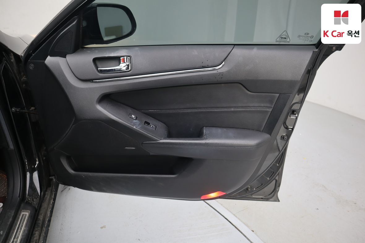 Kia K7 2010 - Image 27