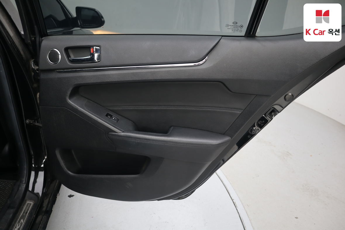 Kia K7 2010 - Image 25