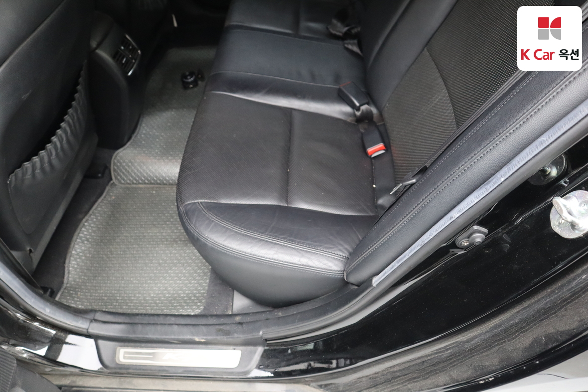 Kia K7 2010 - Image 22