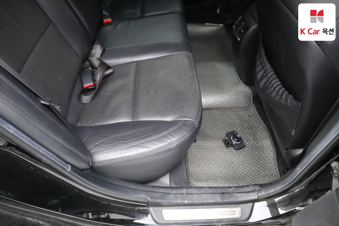 Kia K7 2010 - Image 26