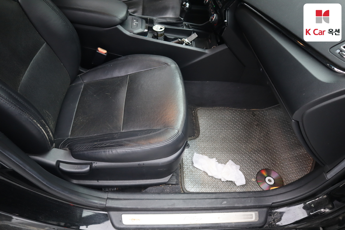 Kia K7 2010 - Image 28