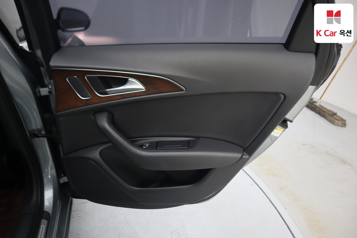 Audi A6 2015 - Image 30