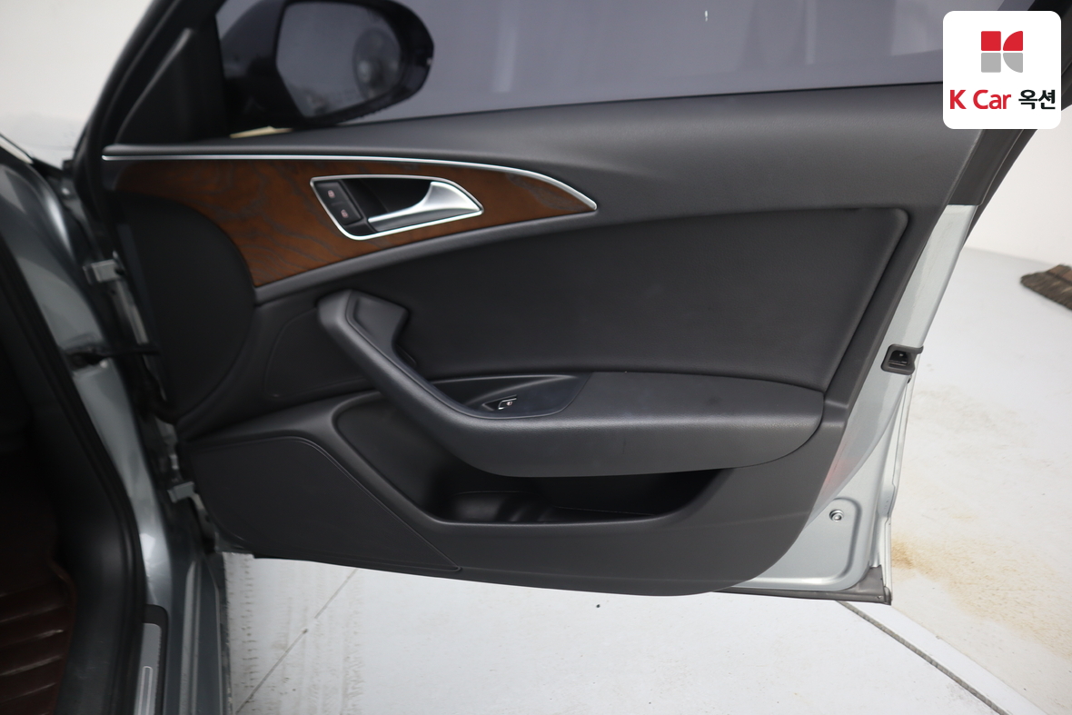 Audi A6 2015 - Image 32