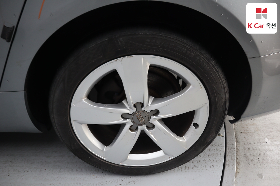Audi A6 2015 - Image 45