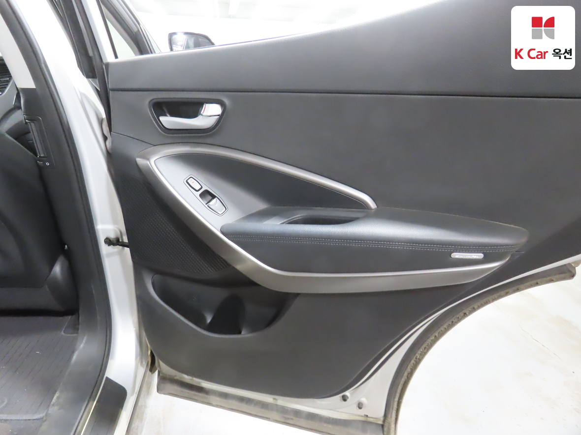 Hyundai Santa Fe 2016 - Image 28