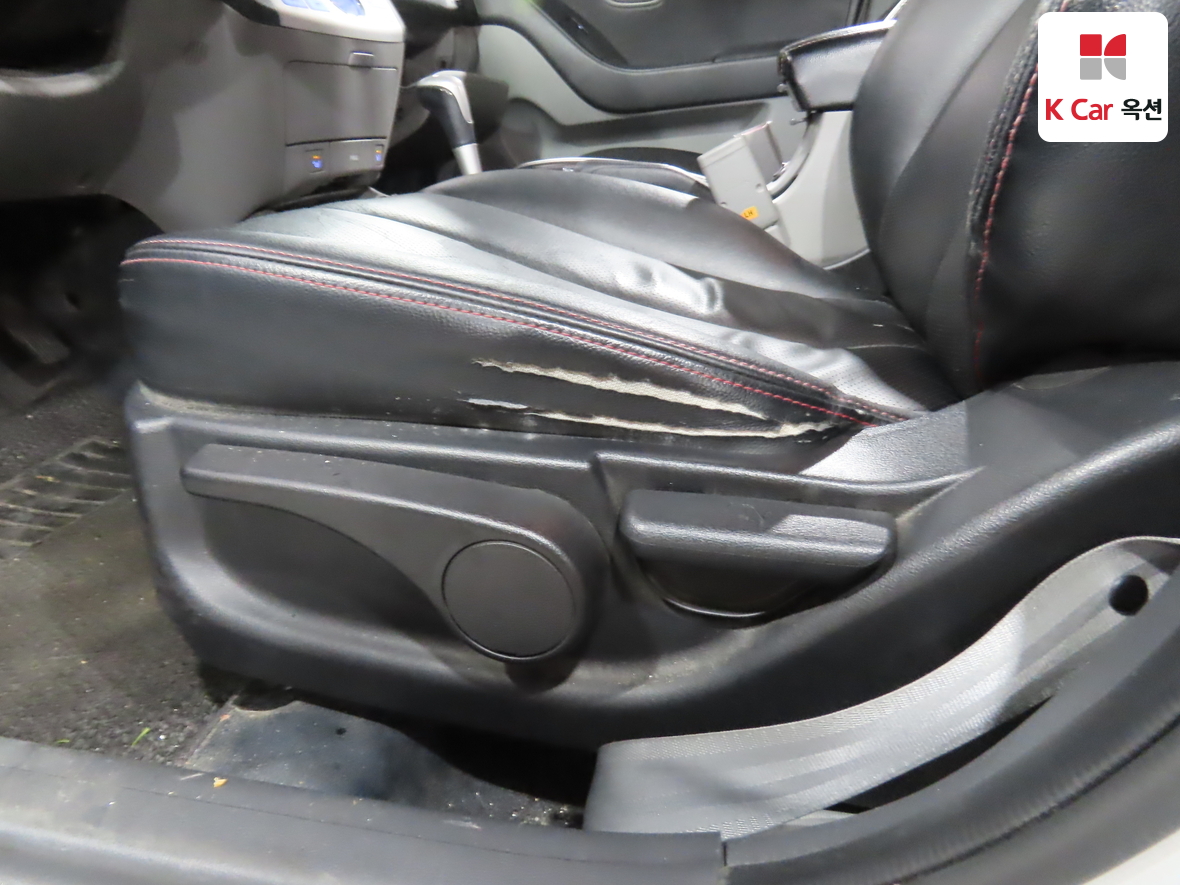 Hyundai Elantra 2009 - Image 19