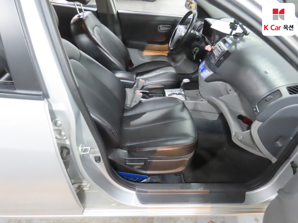 Hyundai Elantra 2009 - Image 28