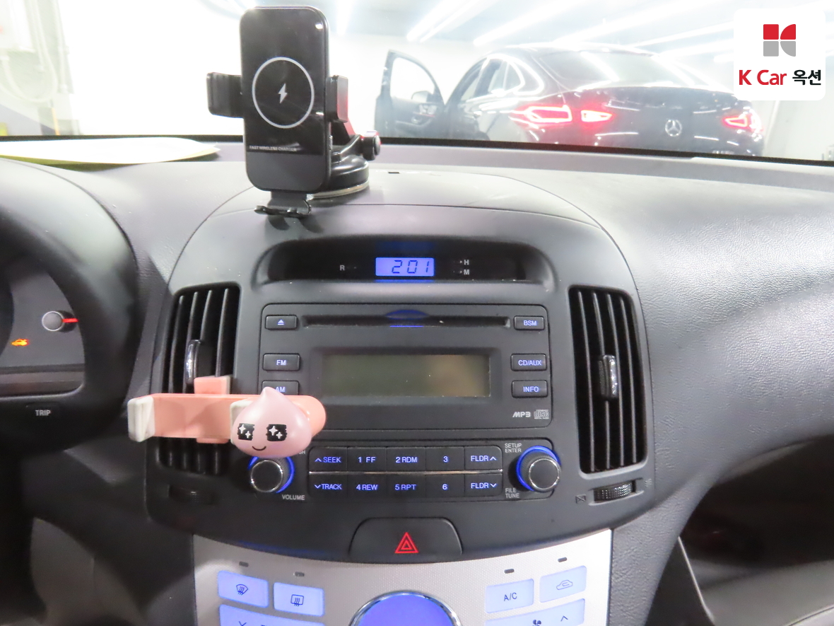 Hyundai Elantra 2009 - Image 14