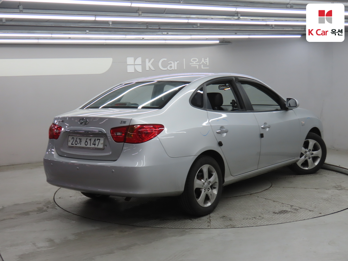 Hyundai Elantra 2009 - Image 2