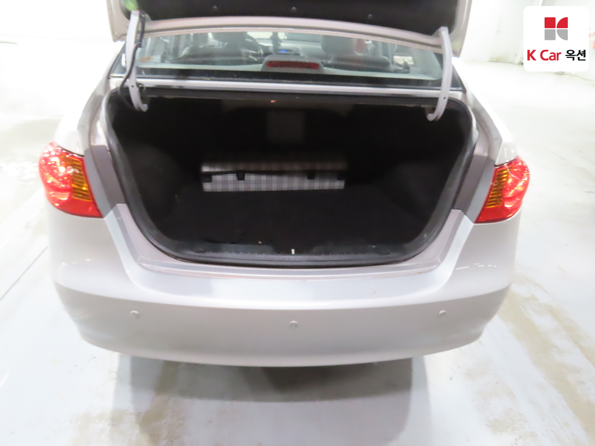 Hyundai Elantra 2009 - Image 24