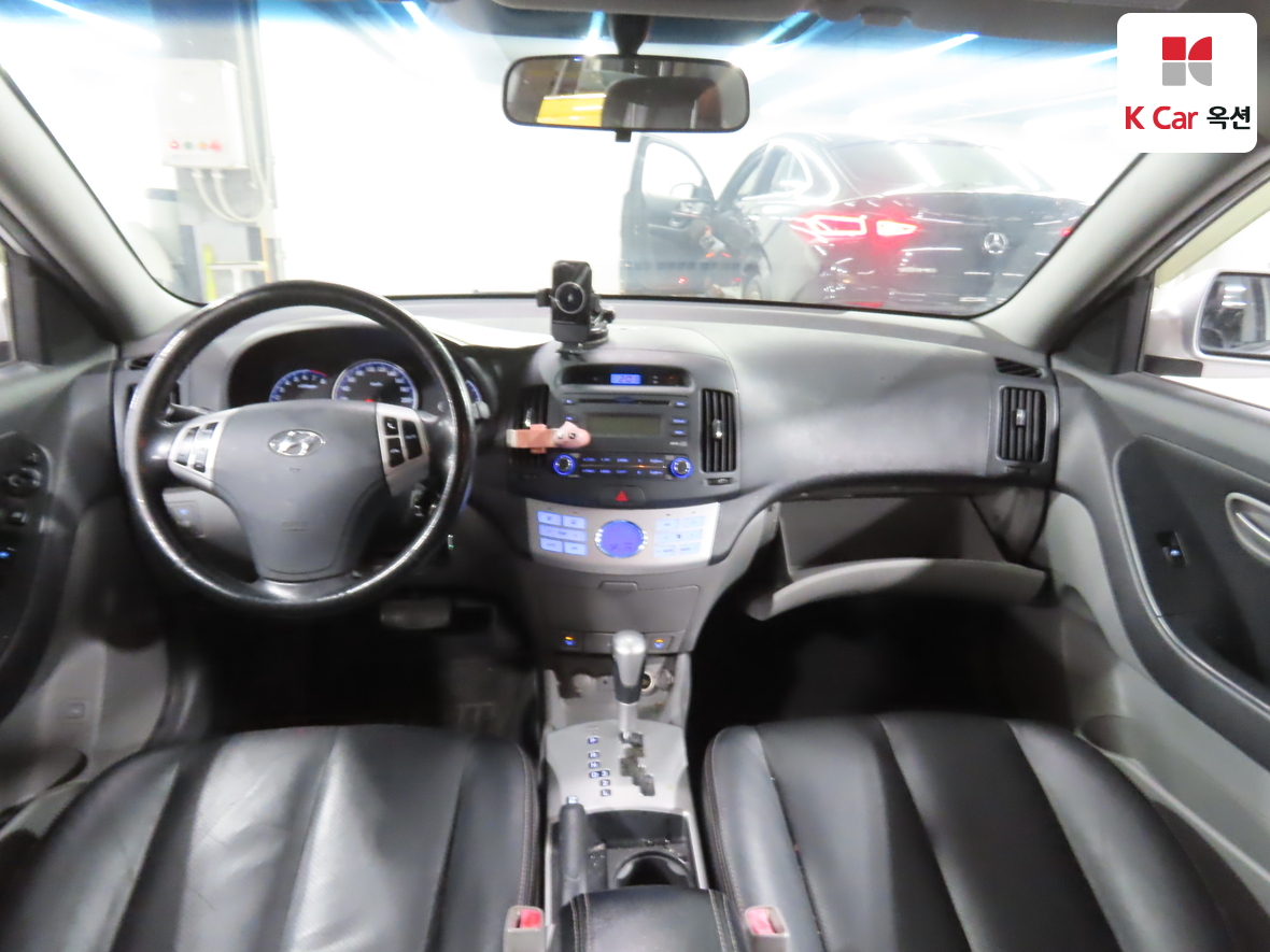 Hyundai Elantra 2009 - Image 3