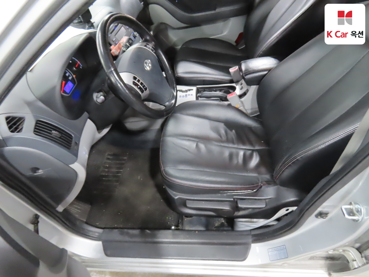 Hyundai Elantra 2009 - Image 17