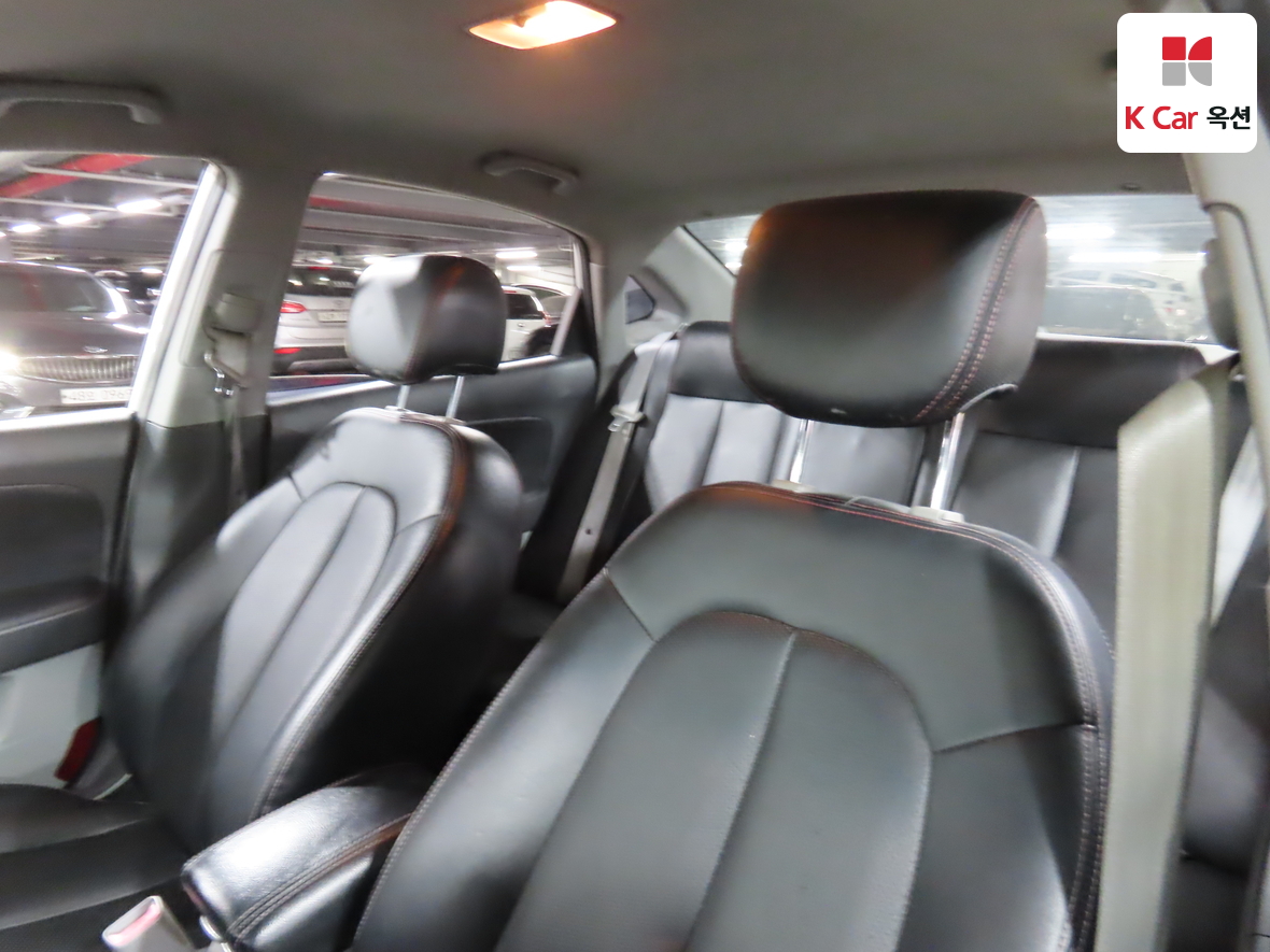 Hyundai Elantra 2009 - Image 18