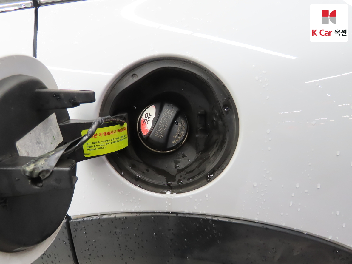 BMW MINI 2012 - Image 26