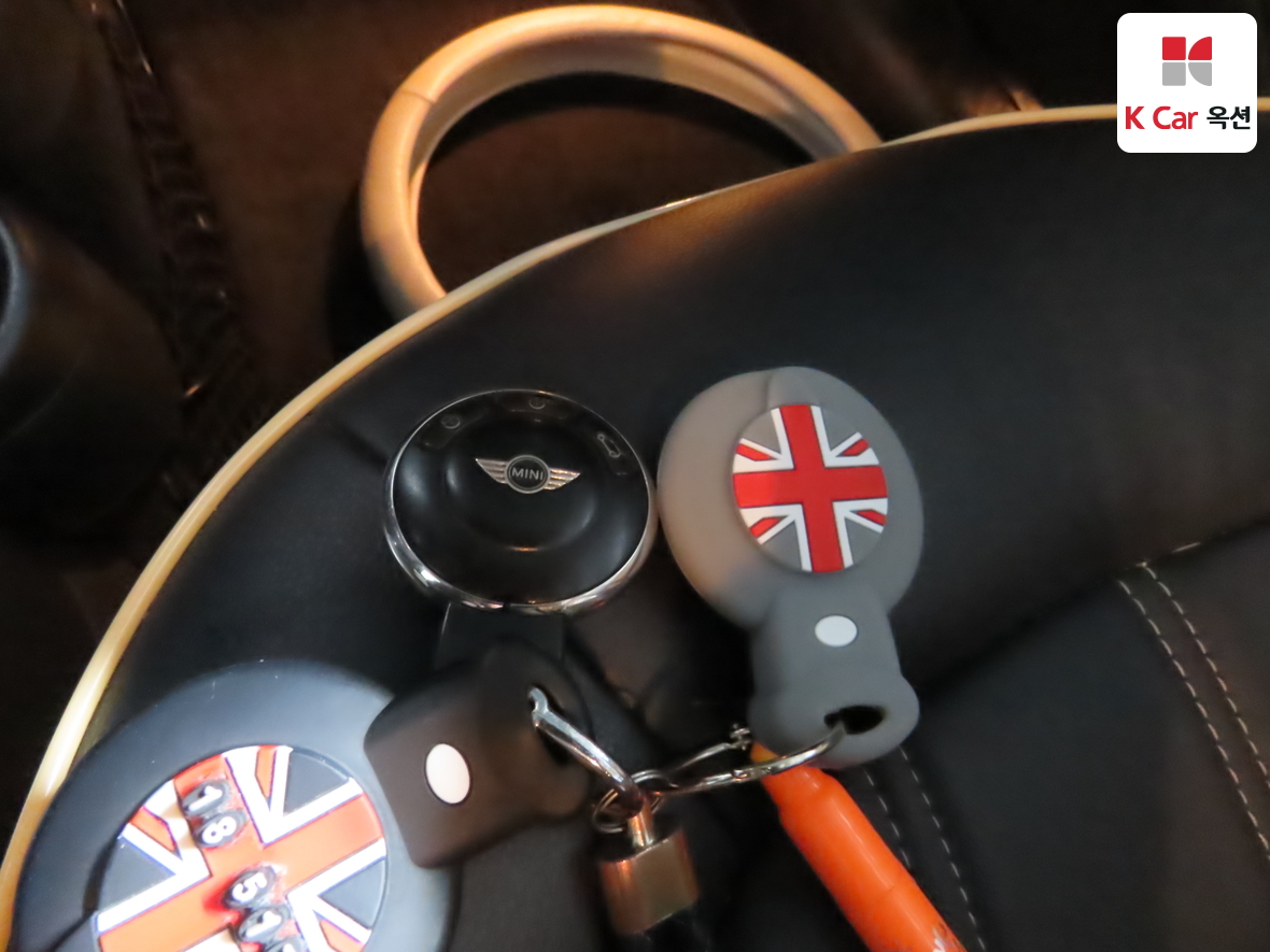 BMW MINI 2012 - Image 17