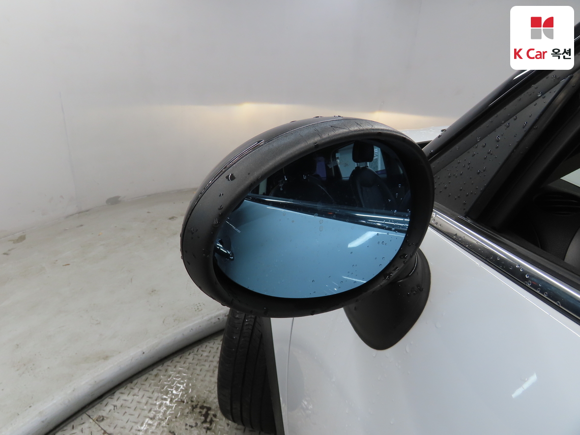 BMW MINI 2012 - Image 21