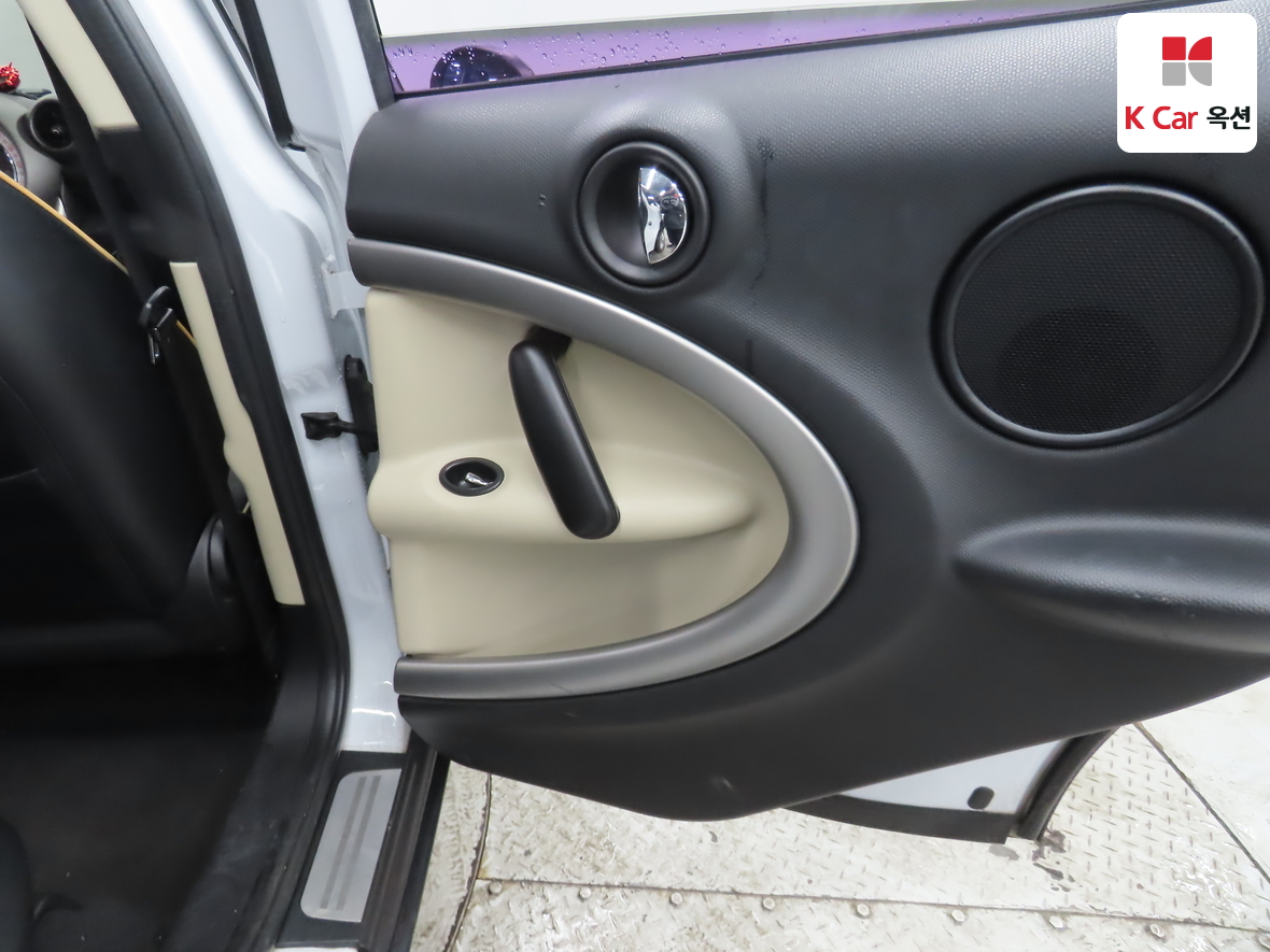 BMW MINI 2012 - Image 29