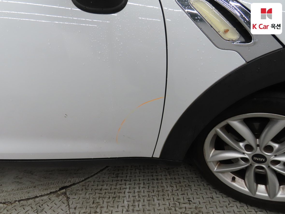 BMW MINI 2012 - Image 40