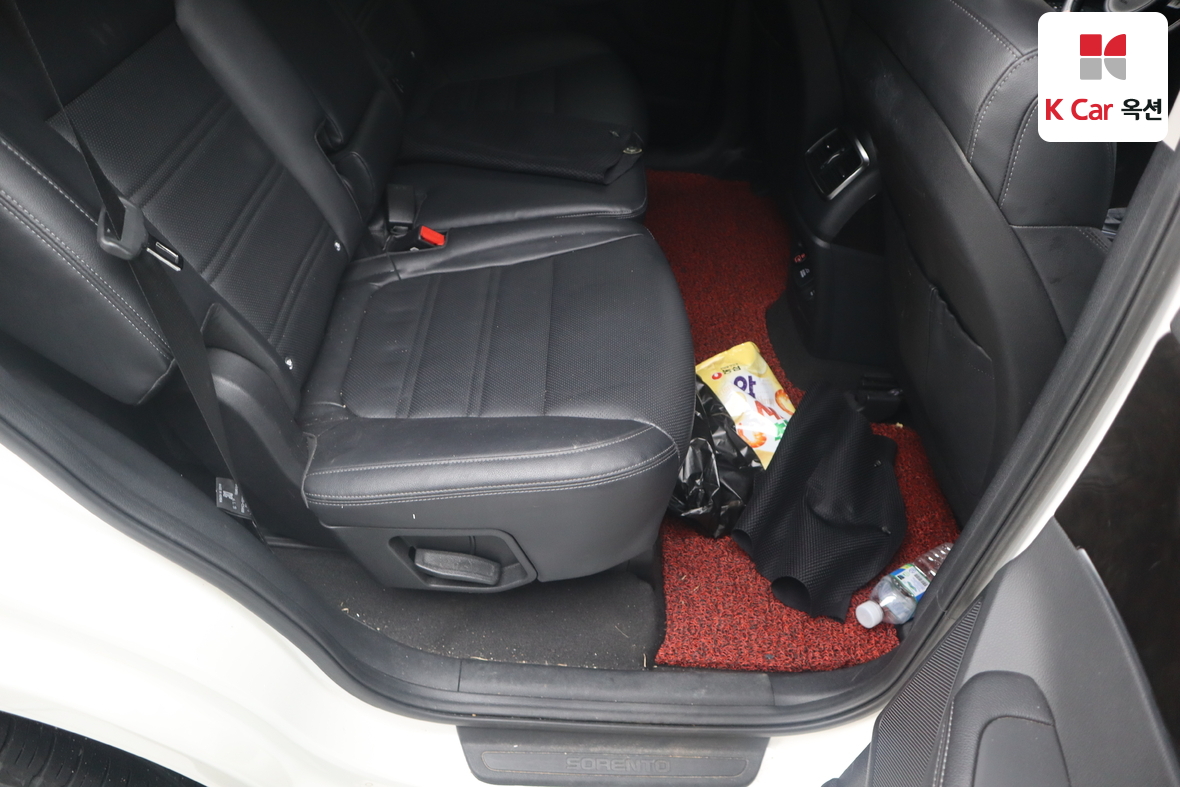 كيا سورينتو 2016 - صورة 28