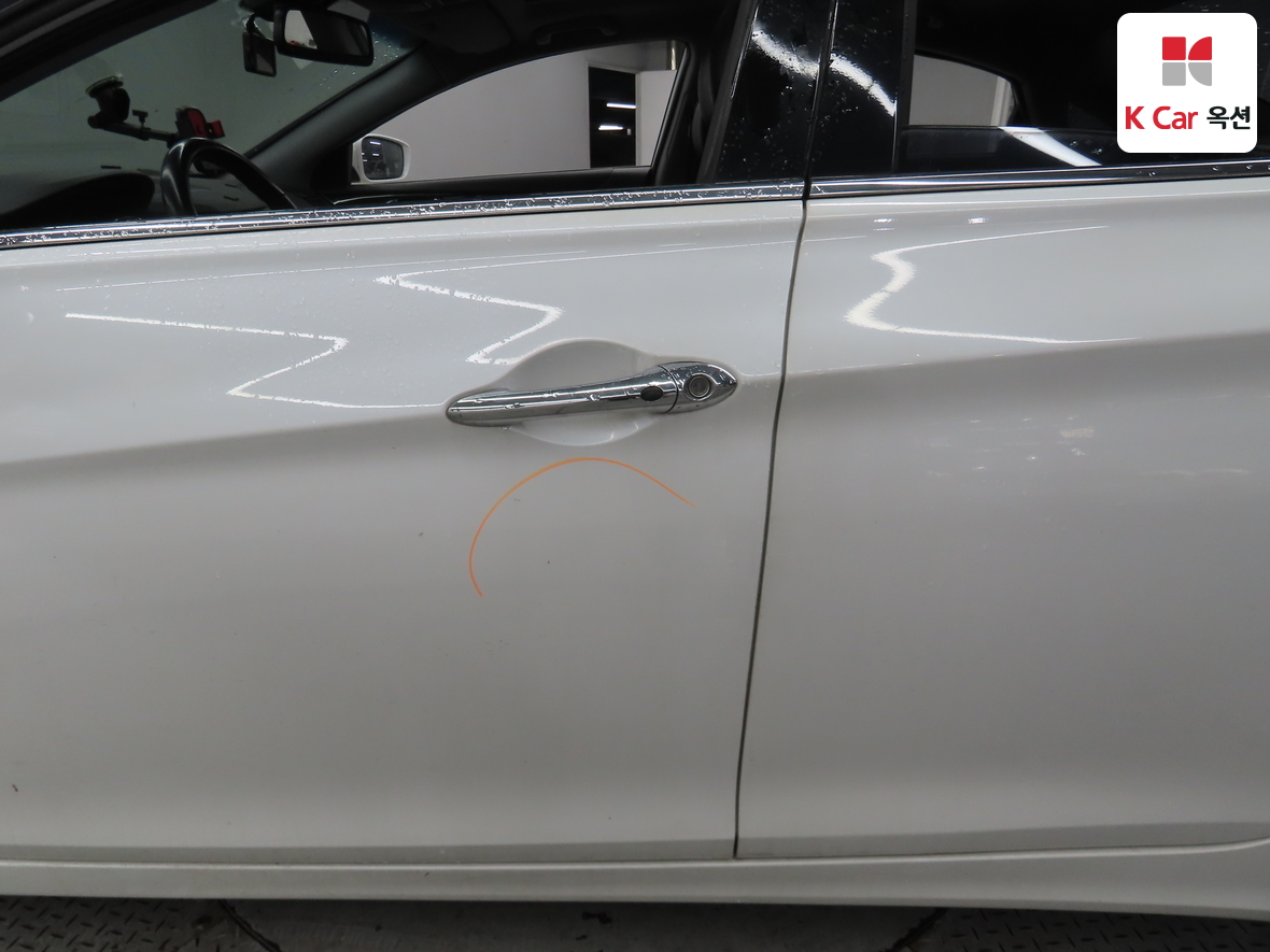 Hyundai Sonata 2010 - Image 38