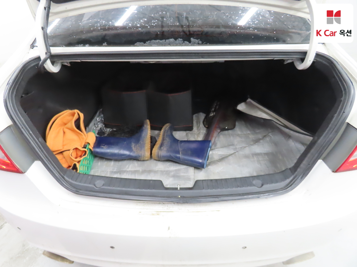 Hyundai Sonata 2010 - Image 27